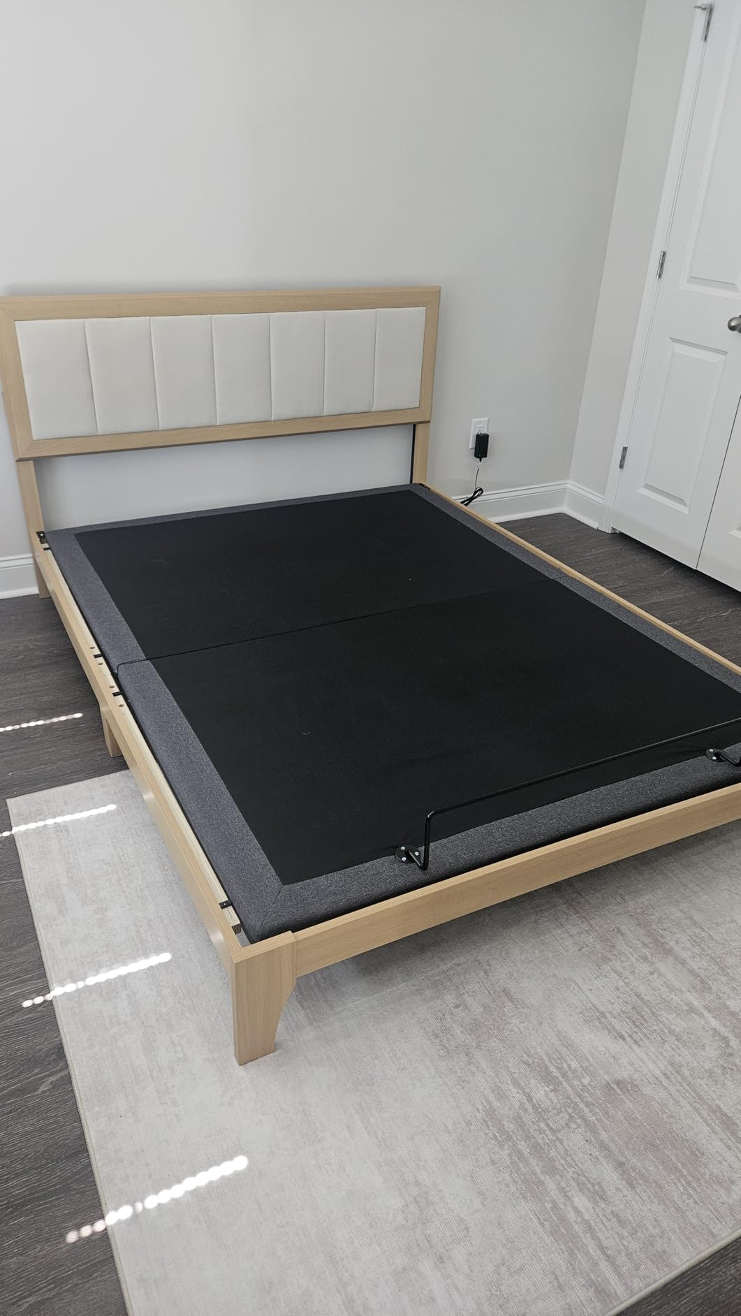 Tami Tami T450 Adjustable Bed Frame Split King (Sync Control as King) with Remote, Adjustable Base with Head&Foot Incline, Zero Gravity, Nightlight, Quiet Motor, Height-Adjustable Legs, Easy Assembly customer photo 1