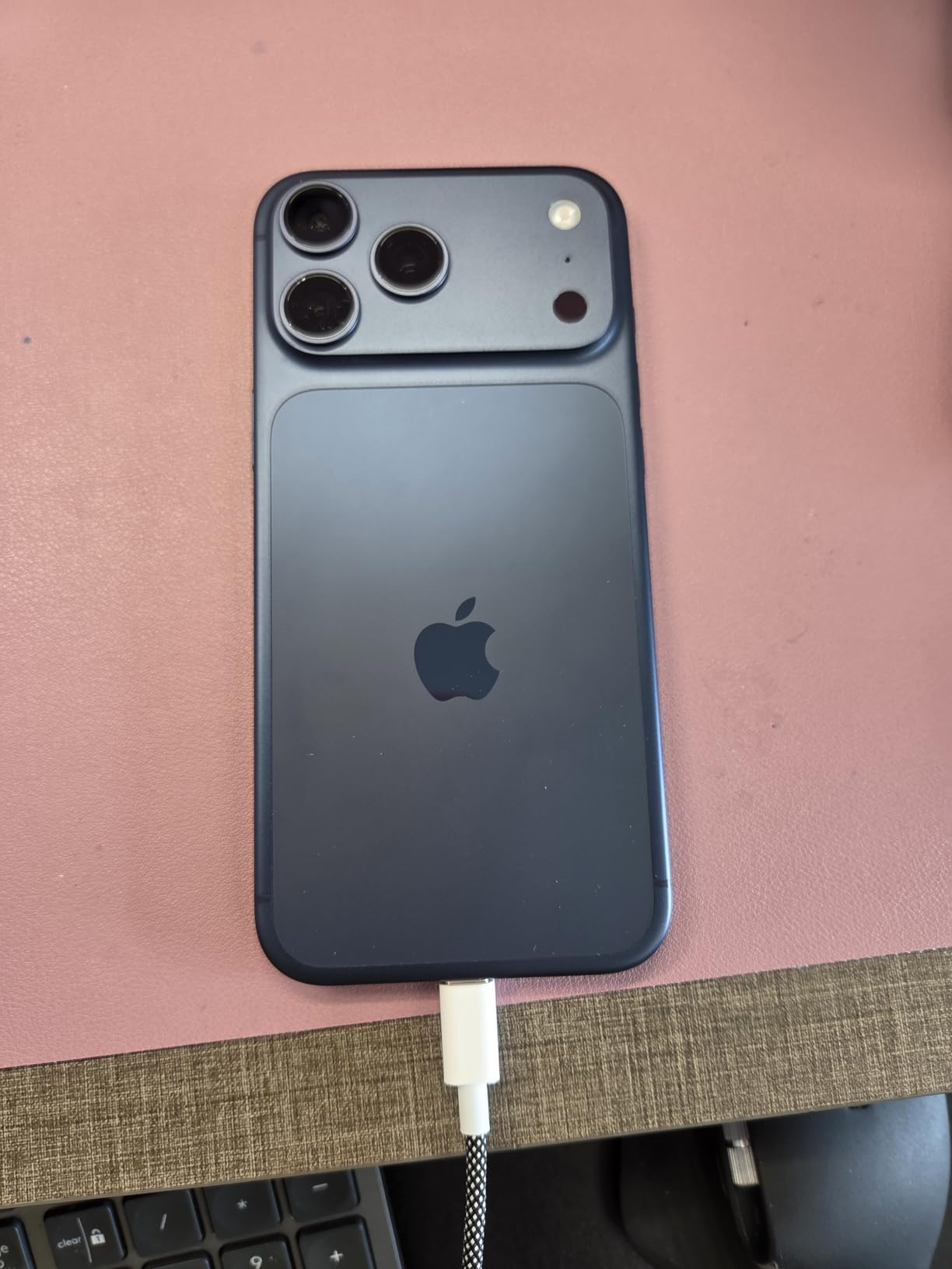 Apple iPhone 17 Pro Max, US Version, 256GB, eSIM, Silver - Unlocked (Renewed) customer photo 1