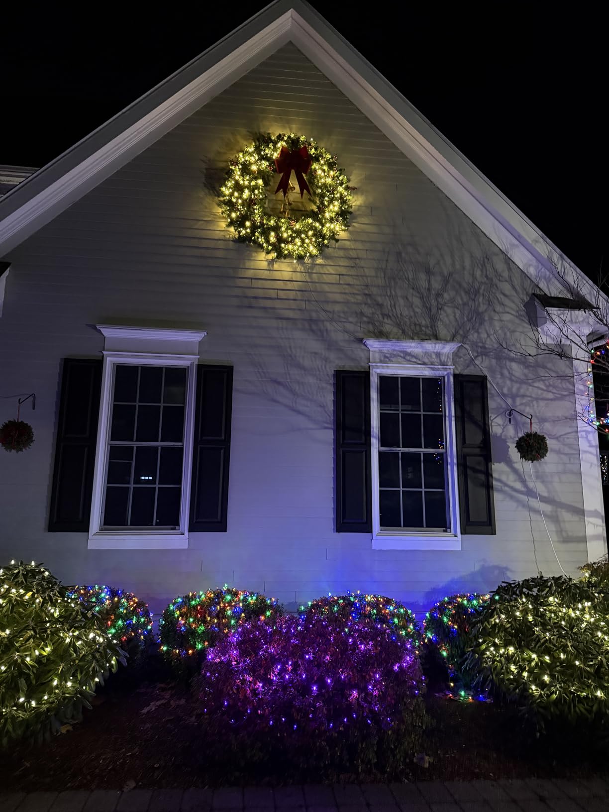 Best Choice Products 24in Large Artificial Pre-Lit Fir Christmas Wreath Holiday Accent Decoration w/ 50 Multicolor Lights, 100 PVC Tips customer photo 2