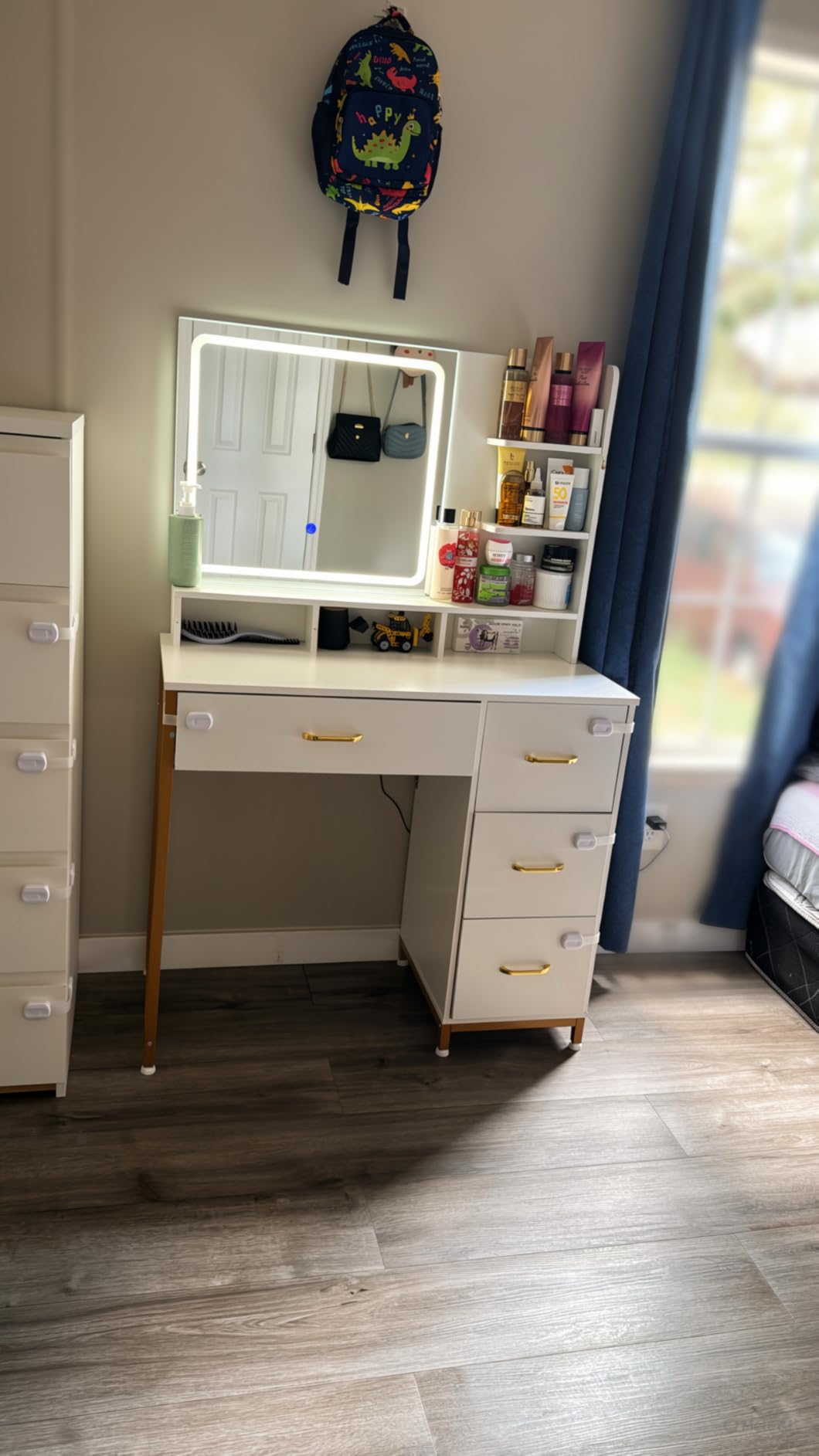 COMHOMA Vanity Desk with Mirror and Lights, Makeup Vanity Table with 4 Drawers & Storage Shelves, Large HD Mirror, 3 Color Modes & Adjustable Brightness, Modern Dressing Table for Bedroom, Pearl White customer photo 1