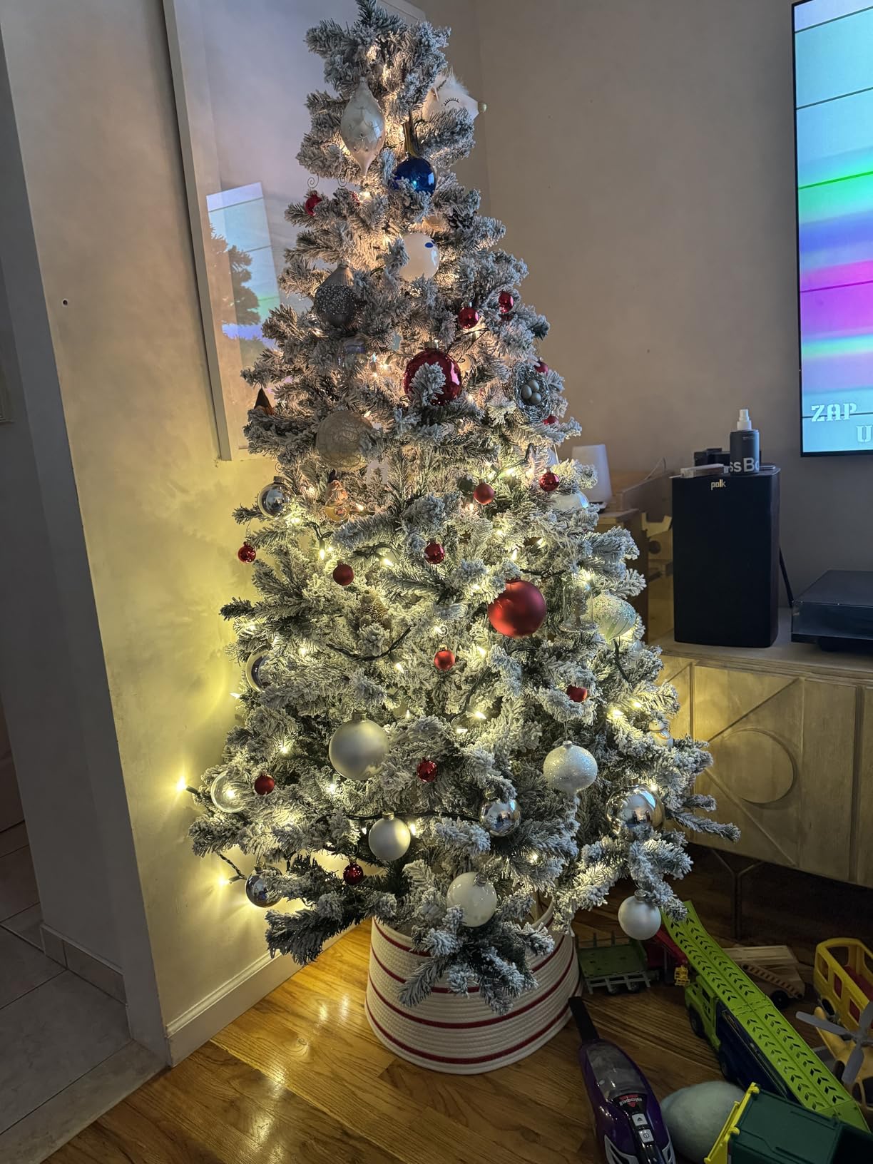7ft Snow-Flocked Artificial Christmas Tree, LED Pre-lit Holiday Xmas Tree with 1100 PE&PVC Hinged Branch Tips and 400 Warm White Lights customer photo 2