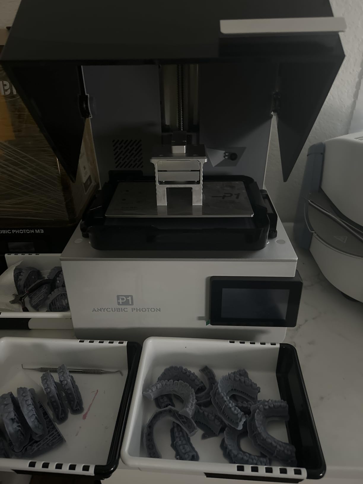 ANYCUBIC Photon P1 Resin 3D Printer with Dual-Color/-Material Printing | Engineering-Grade Resin Compatible, Stability Industrial Ball Screw, Large Build Size 8.78x4.96x9.05in customer photo 1