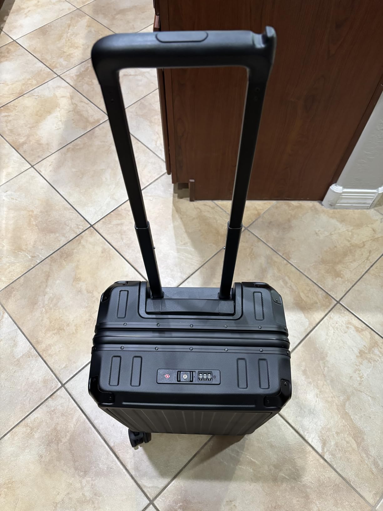 Zipperless Carry On Luggage with Spinner Wheels 22.5