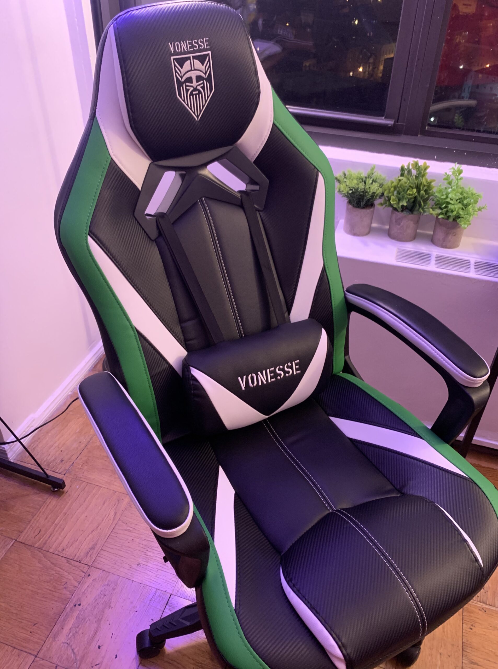 Vonesse Ergonomic Office Chair with Footrest, Desk Chairs with Adjustable 3D Headrest and Armrests, Computer Gaming Chair with Dynamic Lumbar Support & Adjustable Depth Breathable Mesh Seat (Grey) customer photo 2