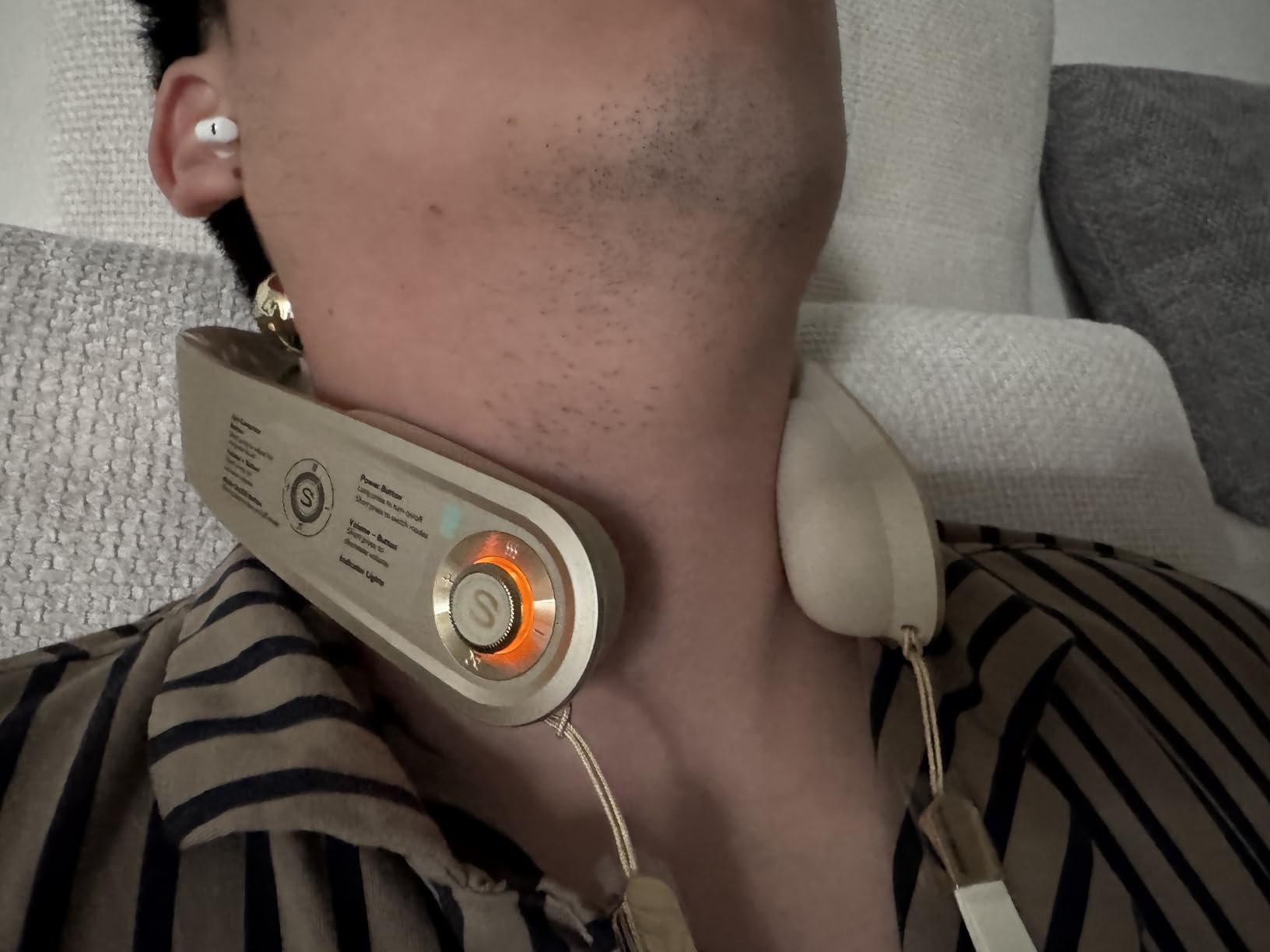 SKG PS700 Neck Massager with Heat and Sound Relaxation, Deep Tissue Relief 360 Bionic Kneading, Red Light Warmth, Smart App & Bluetooth Music, Cordless Portable Neck Massager for Home Office Travel customer photo 1