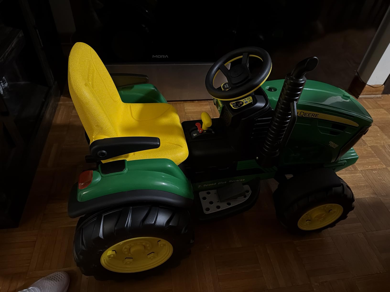 Peg Perego John Deere Ground Force Extra-Large 12 Volt Ride-On Tractor with Trailer & FM Radio, Durable Design for Kids Ages 3-7 customer photo 2