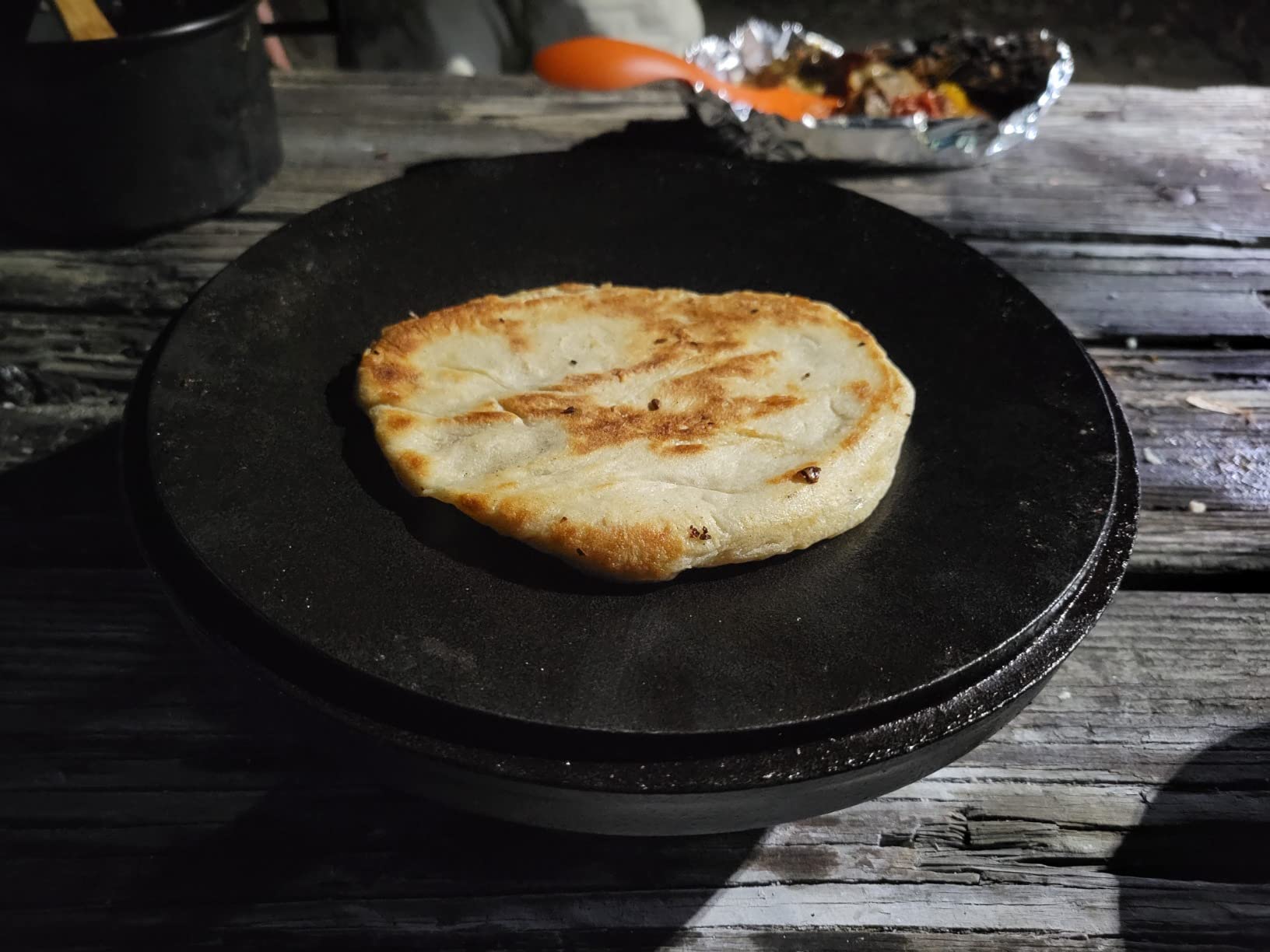 Lodge Seasoned Cast Iron Camp Dutch Oven with Lid - 5 Quart - Dual Handles - Seasoned Cast Iron Cookware with Steel Handle & Strong Lid for Heavy-Duty Camping Cookware customer photo 2