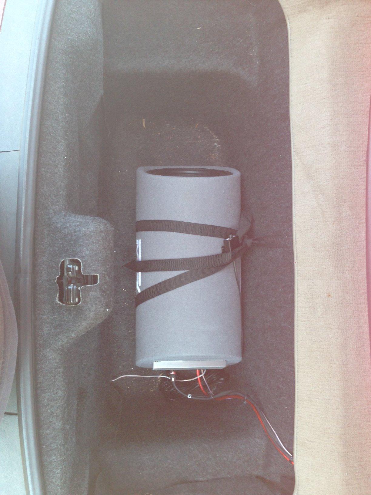 MTX Audio RT8PT 8 Inch 240 Watt Car Loaded Universal Powered High Performance Amplified Tube Box Vented Subwoofer Enclosure, RCA Connectivity customer photo 2