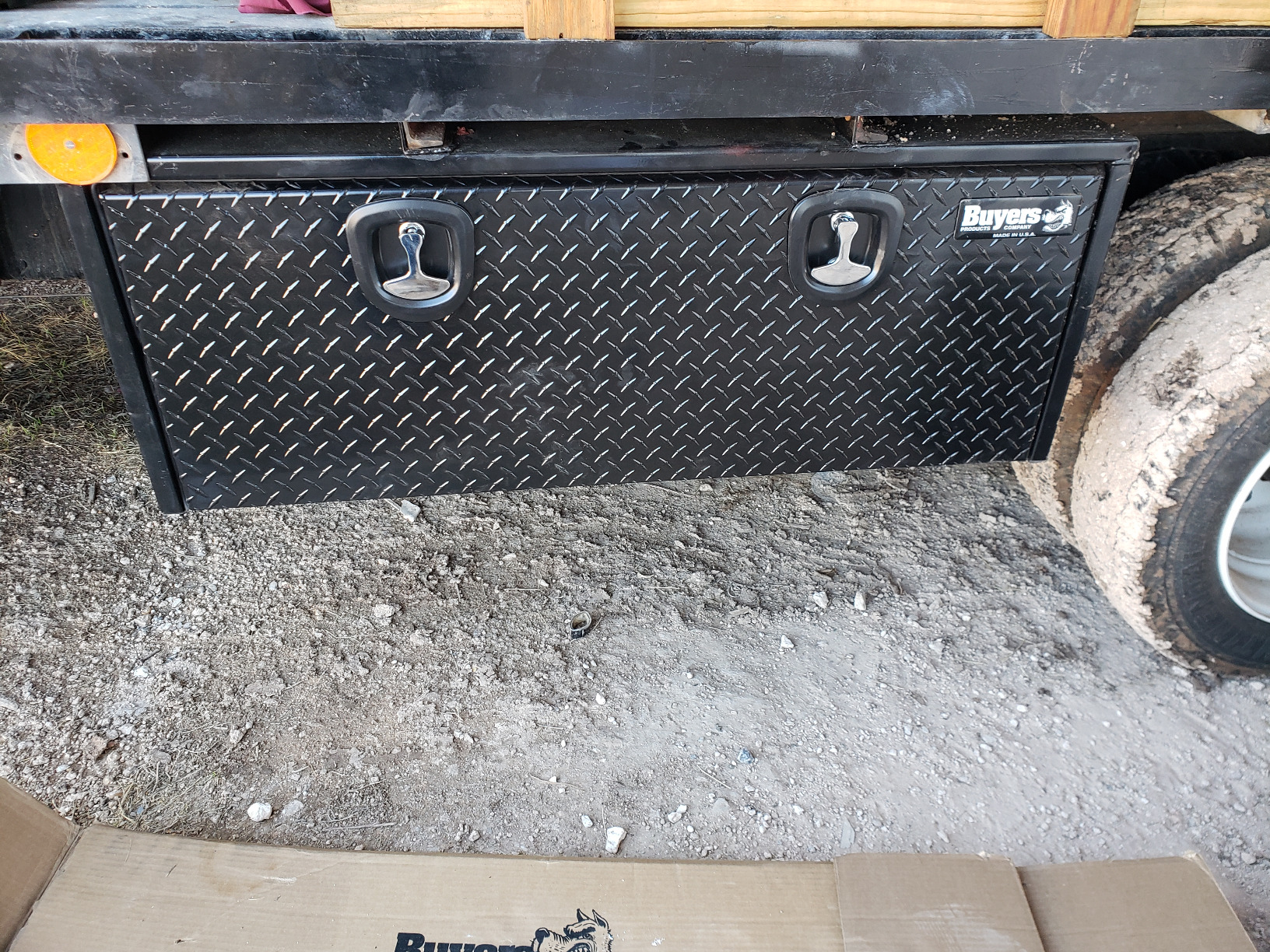 Buyers Products 1702510 Black Steel Truck Tool Box With Aluminum Diamond Tread Door, 18 x 18 x 48 Inch, Made In The USA, Truck Box for Organization & Storage, Job Tool Chest, Contractor Toolbox | Secure Weather-Resistant Storage With A Corrosion-Resistant Aluminum Door, Compression Latches, And 14 Gauge Steel Build customer photo 2