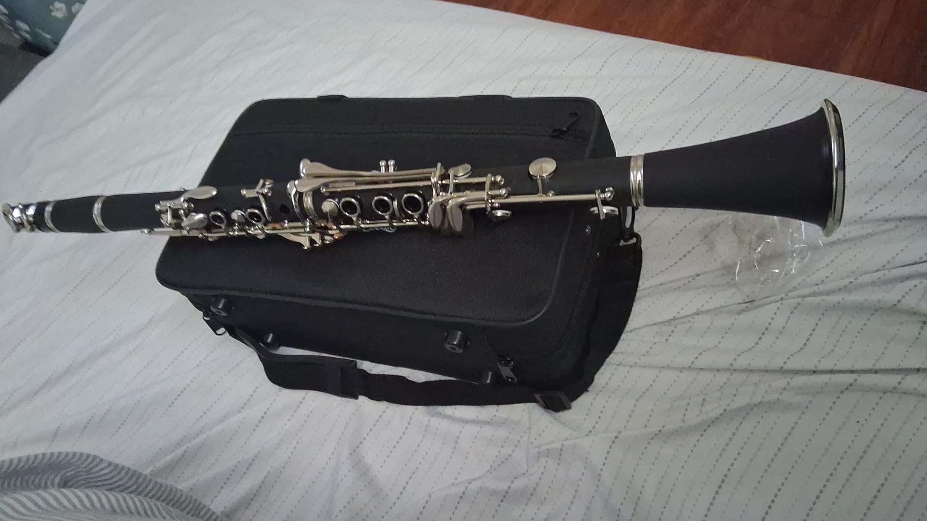 Mendini By Cecilio B Flat Clarinet for Beginner, Ebonite Bb Clarinet with 10 Reeds, Mouthpiece, Cork Grease, Gloves, Cleaning Cloth, Hard Case, Pocketbook, Stand customer photo 1