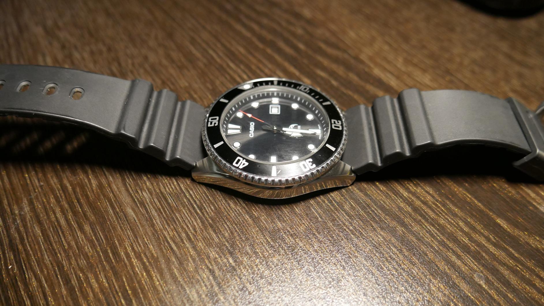 Casio MDV106 Series Men's Dive Watch, 200M WR, Stainless Steel Case, Resin Band customer photo 1
