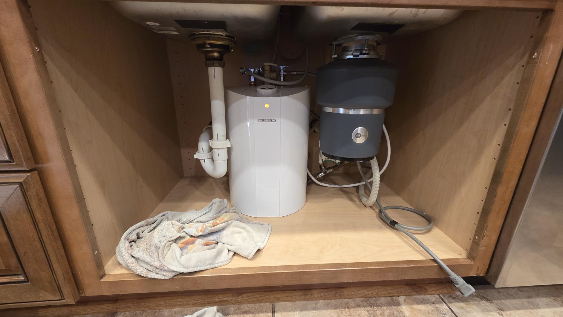 Stiebel Eltron 233219 2.5 gallon, 1300W, 120V SHC 2.5 Mini-Tank Electric Water Heater customer photo 1