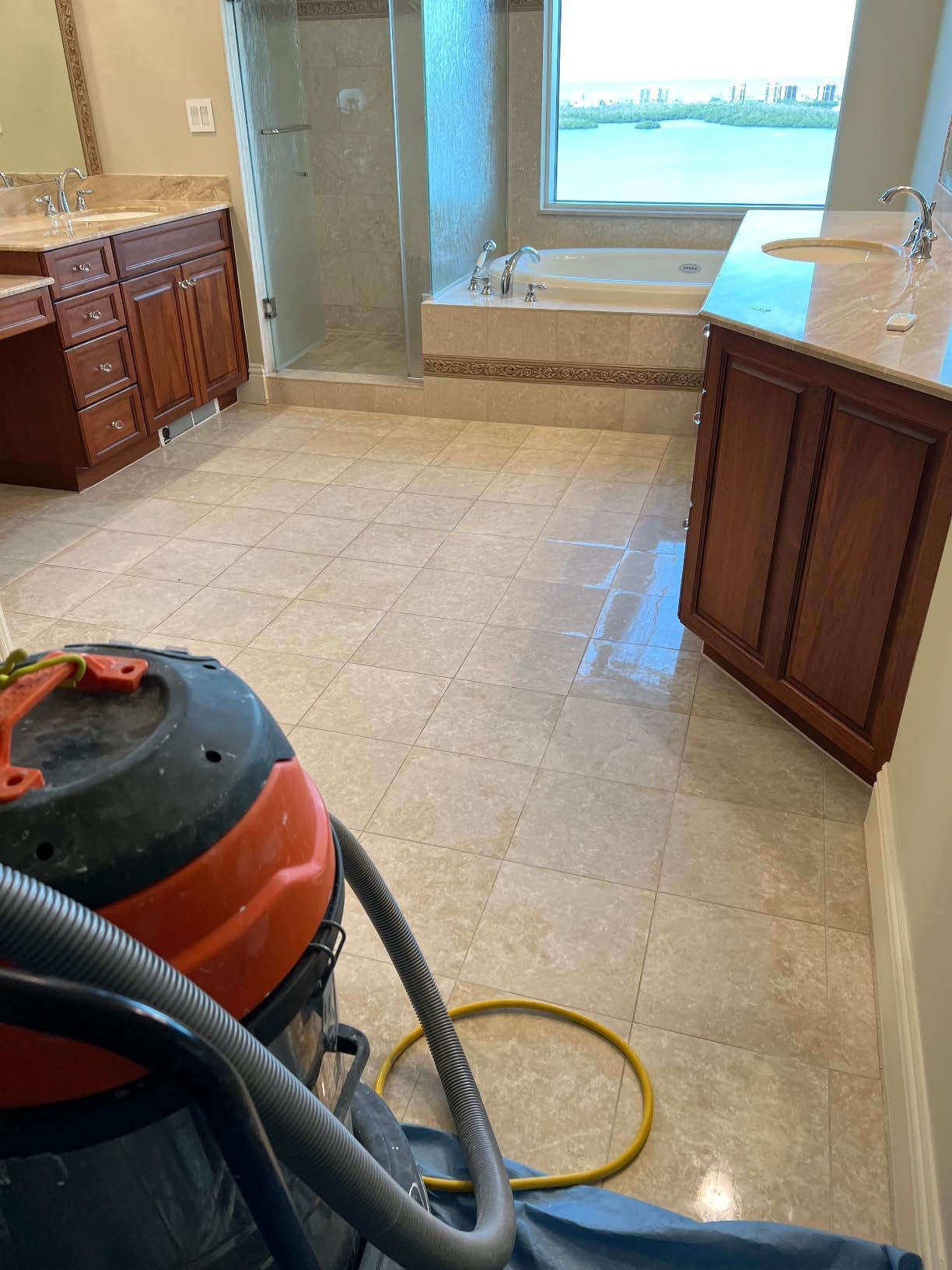 Industrial Wet/Dry Vacuum Cleaner | 2 Motors | 2000 Watt | 225 CFM | 21-Gallon Capacity customer photo 1