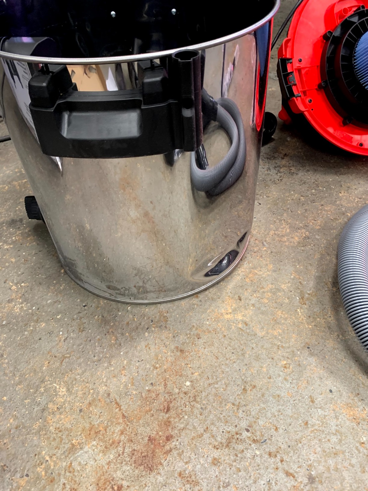 RIDGID 50353 1610RV Stainless Steel 16-Gal. Wet Dry Shop Vacuum with Cart customer photo 1
