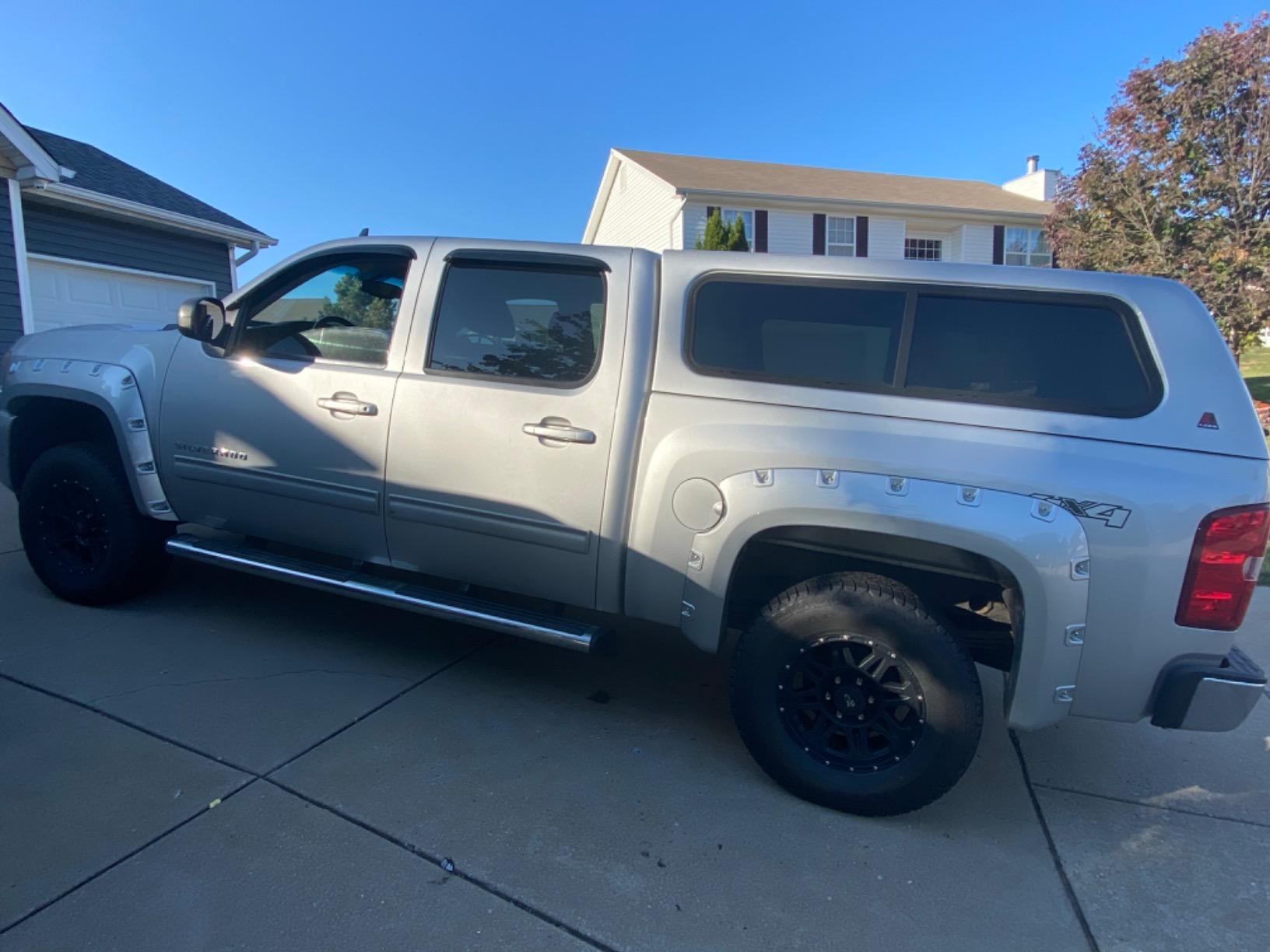 Tyger Auto Fender Flare Compatible with 2007-2013 Chevy Silverado 1500 2500 3500HD (NOT FIT 2007 Classic) 5.8' Bed, Smooth Textured Black Paintable Bolt-Riveted Style 4pc | TG-FF8C4108 customer photo 1