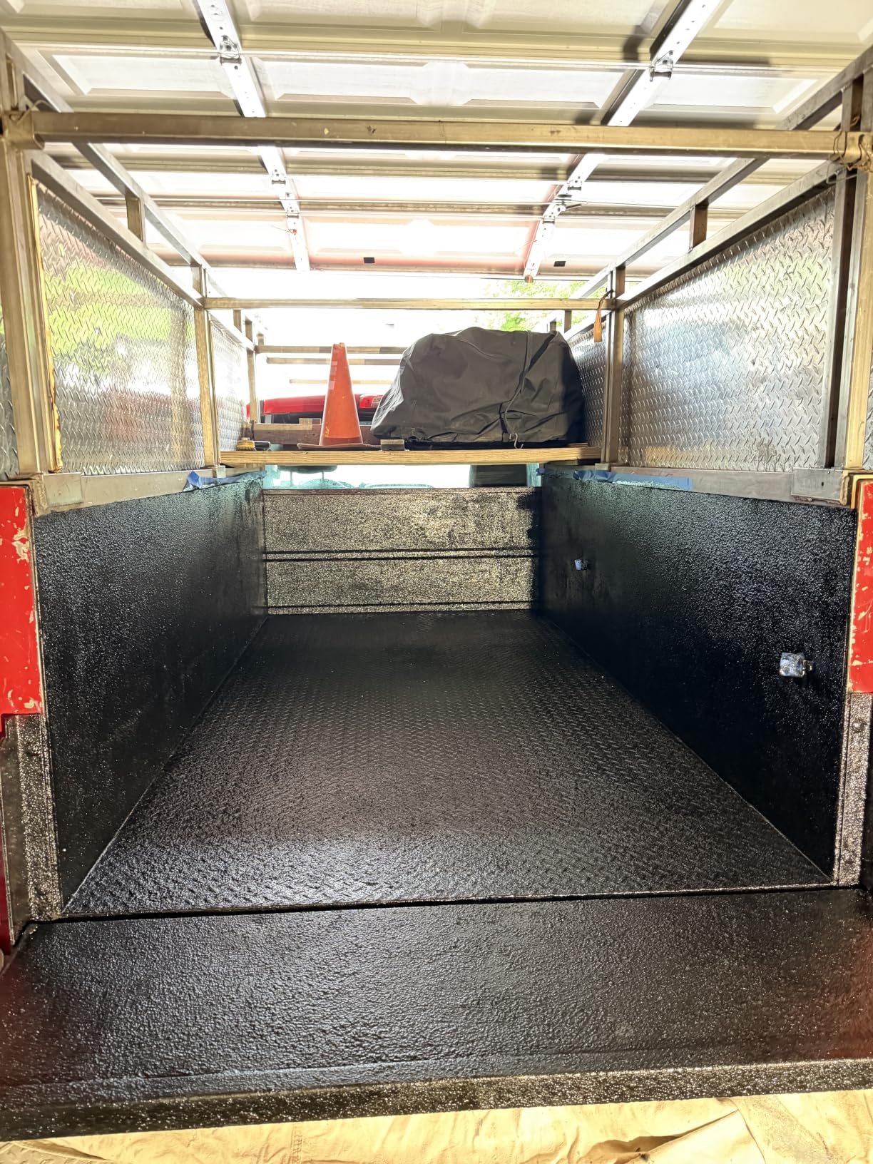 HERCULINER Roll-On Truck Bed Liner, 1 Gallon Can, Black, Textured, Suitable for All Truck Beds, 55-60 sq ft Coverage customer photo 1