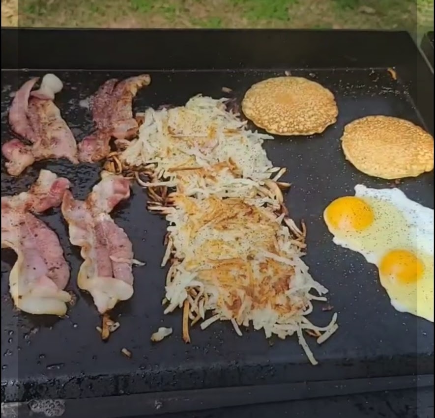 Royal Gourmet GD401 Portable Propane Gas Grill and Griddle Combo with Side Table | 4-Burner, Folding Legs, Versatile, Outdoor | Black 66 Inch customer photo 1