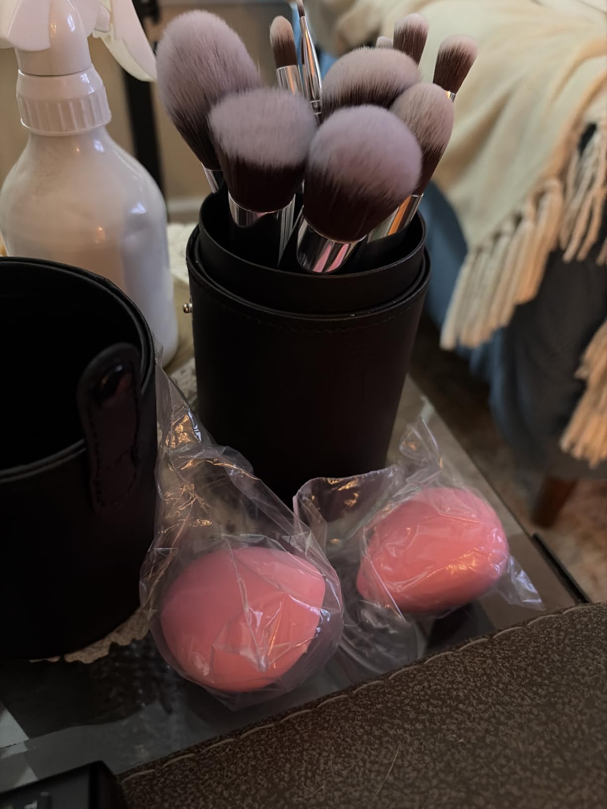 BEAKEY Makeup Brushes Set, Professional Foundation Eyeshadow Concealer Blush Powder Bronzer Applicator, 2 Blender Sponge with Beauty Paper Case customer photo 1