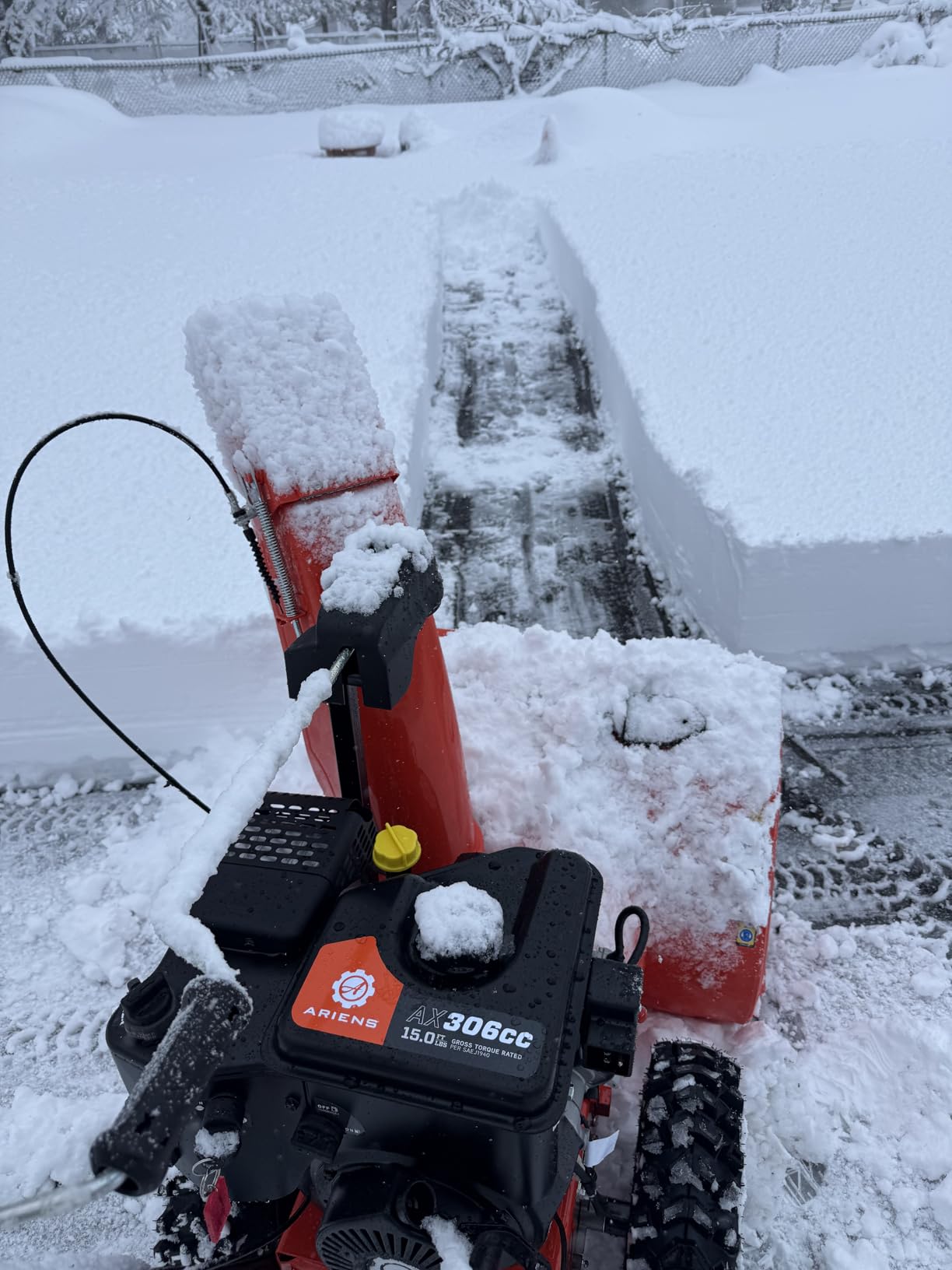 Ariens ST28DLE Deluxe SHO 28 in. Two-Stage Electric Start Gas Snow Blower customer photo 4