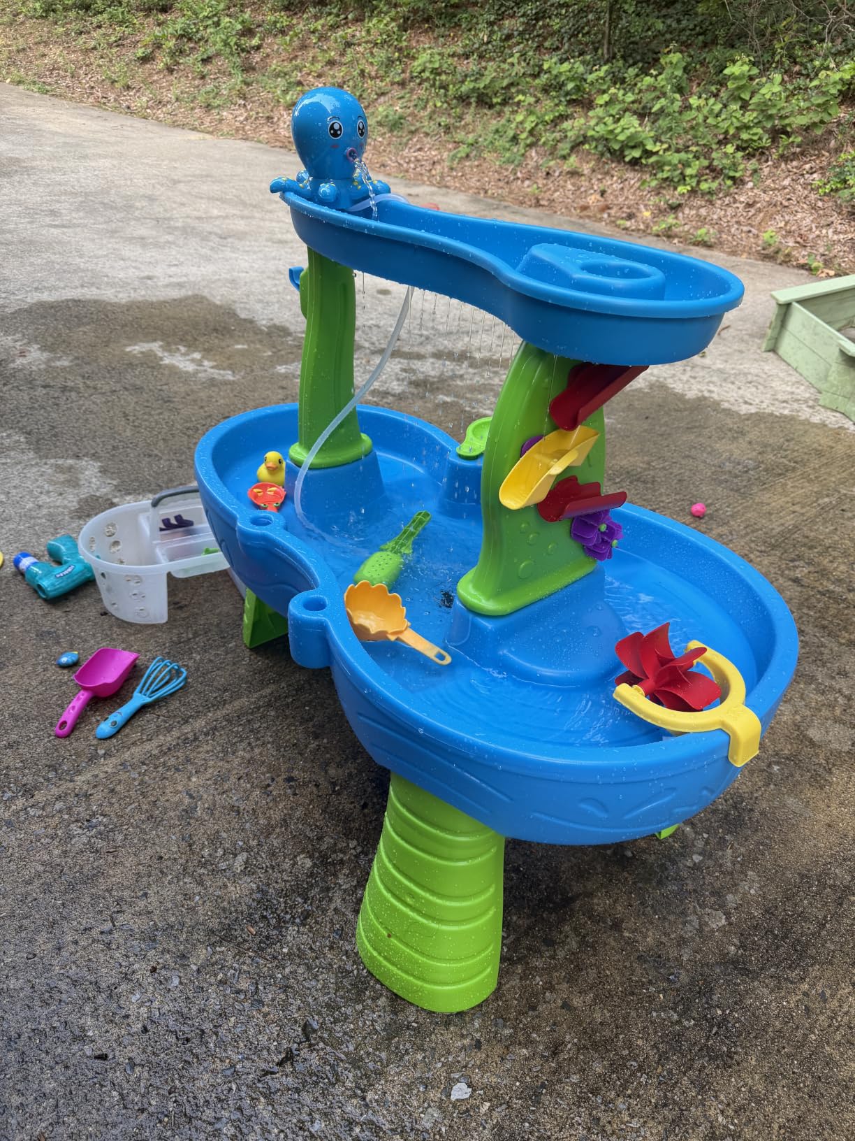 Step2 Rain Showers Splash Pond Water Table, Kids Water and Sand Activity Sensory Playset, Summer Outdoor Toys, 13 Piece Water Toy Accessories, For Toddlers 1.5+ Years Old, Blue and Green customer photo 2