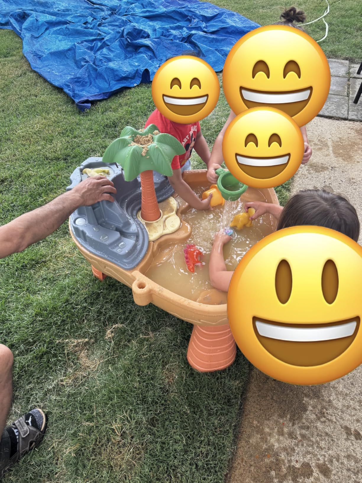 Step2 Dino Dig Sand and Water Table, Kids Activity Sensory Playset, Summer Outdoor Toys, 7 Piece Water Toy Accessories, For Toddlers 2-5 Years Old customer photo 1