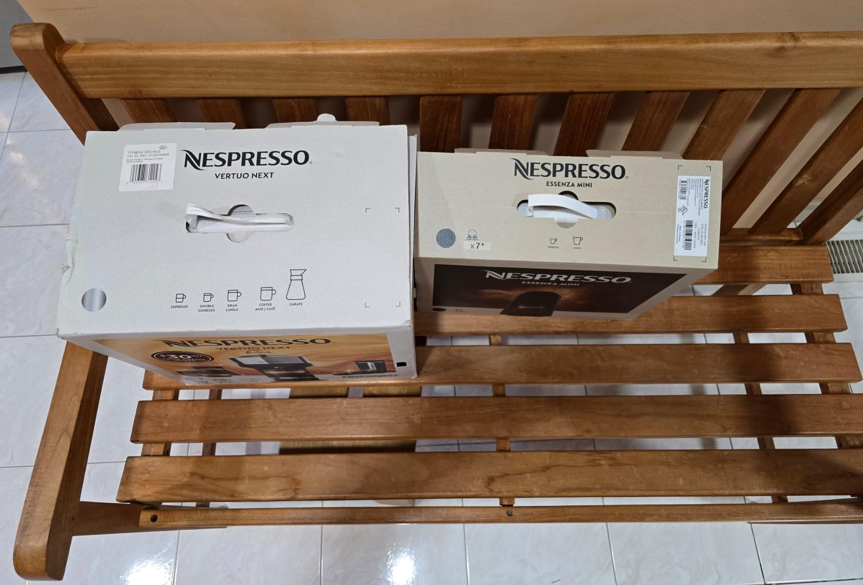 Essenza Mini Coffee and Espresso Machine by De'Longhi, 1150 watts, 110ml, Black customer photo 2