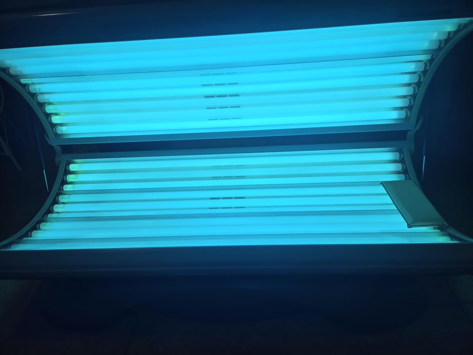 Wolff System Maximum F71T12 100W Bipin Tanning Bulbs - Intense Bronze (6) customer photo 1