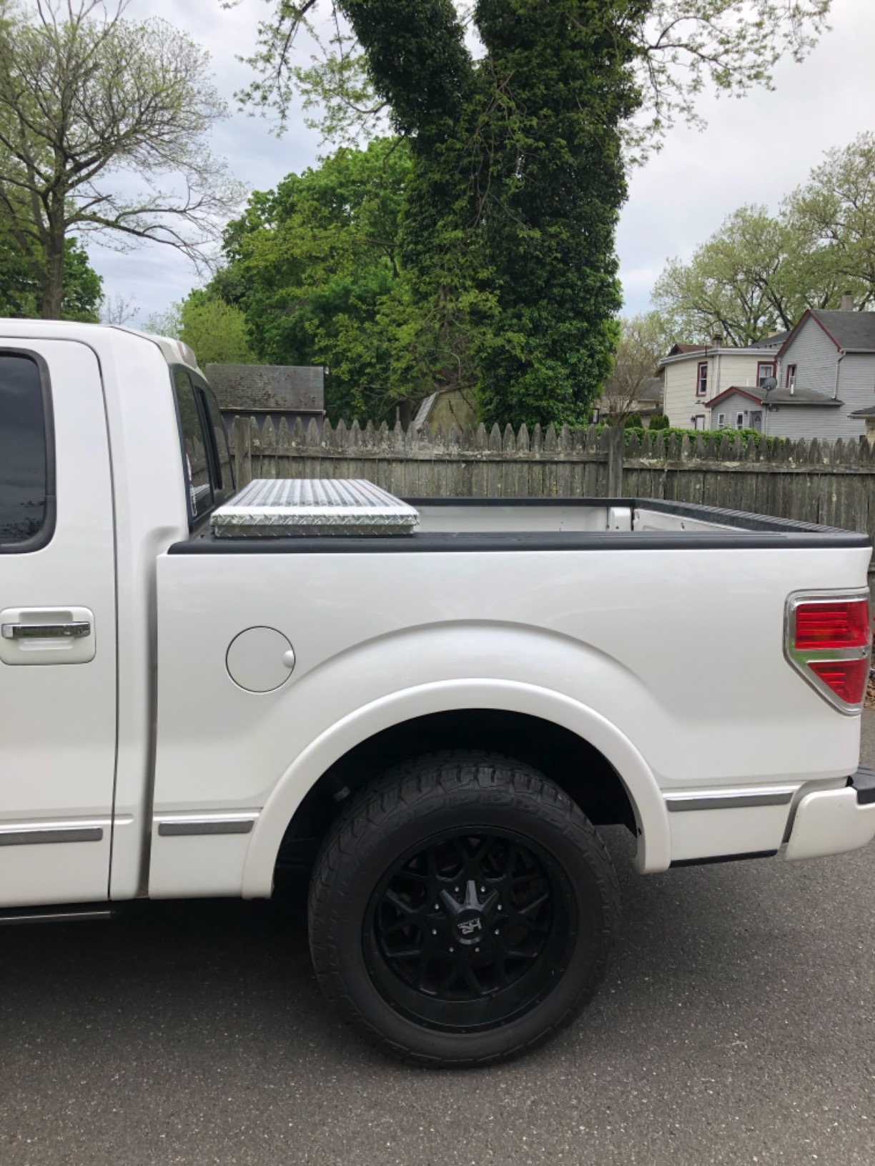 UWS EC10451 69-Inch Heavy-Wall Aluminum Truck Tool Box with Low Profile, RigidCore Lid customer photo 2