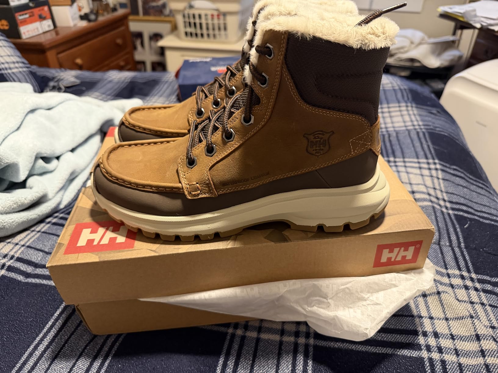 Helly Hansen Men's Garibaldi V3 Waterproof Winter Boots - Durable, All Terrain, 400g Insulation, Max Grip for Better Traction customer photo 1