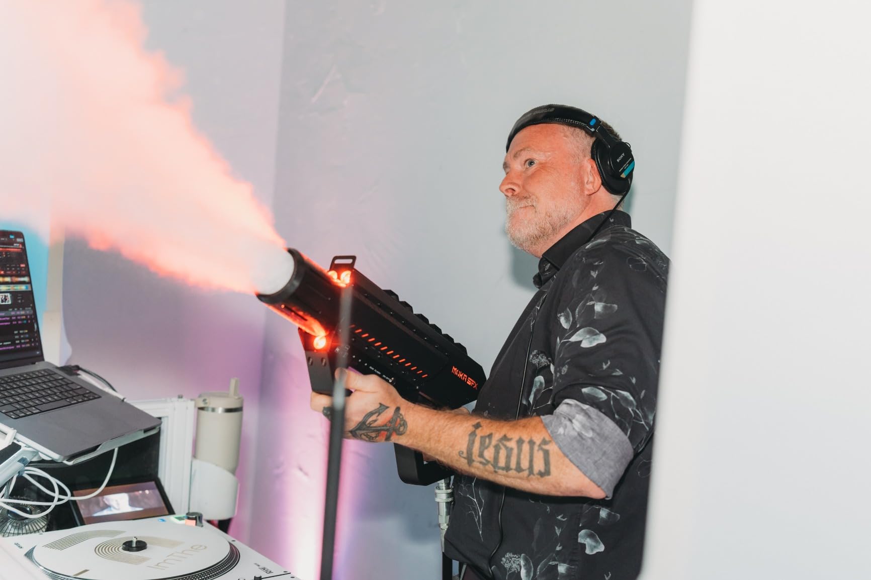 MOKA SFX LED Co2 Jet Machine Handheld Effect for Nightclub Wedding Party Dj Halloween Stage Concert Live Party Special Effect customer photo 1