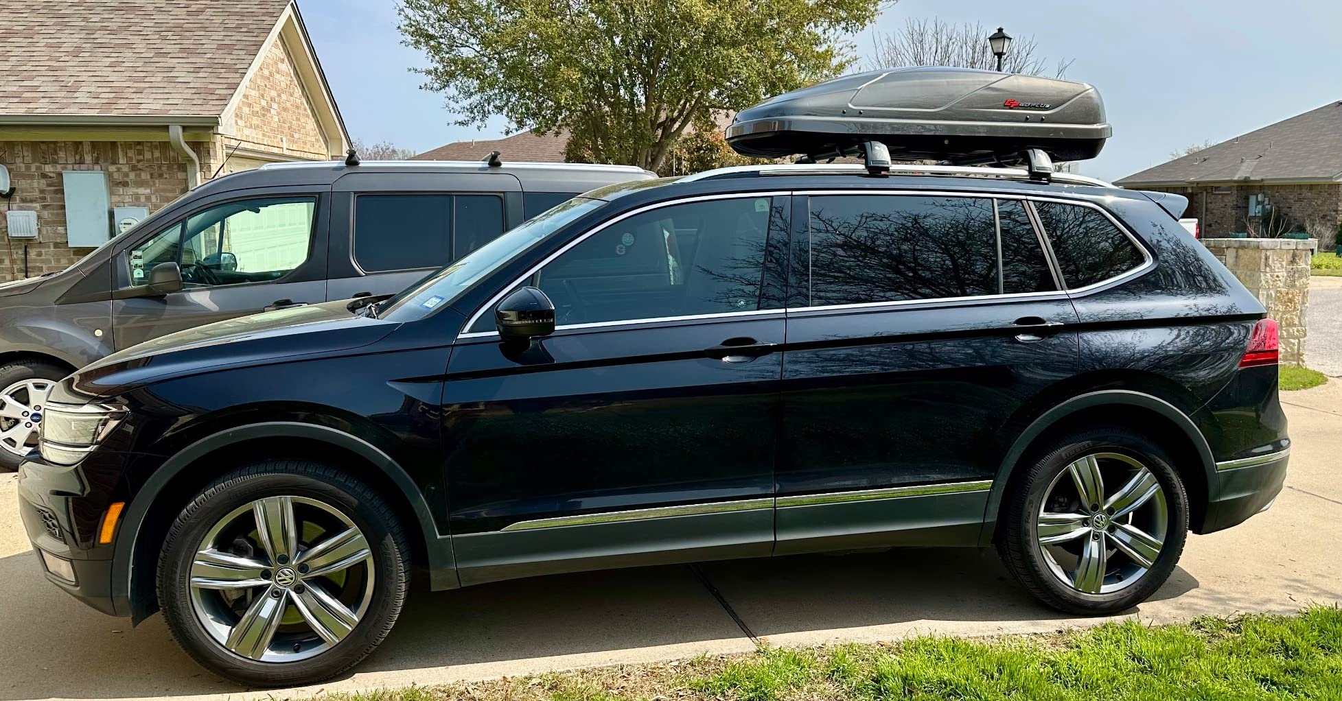 Goplus Rooftop Cargo Carrier Hard Shell, 14 Cubic Feet Waterproof Car Roof Cargo Carrier w/Dual Side Opening, Security Key, 165LBS Capacity customer photo 2