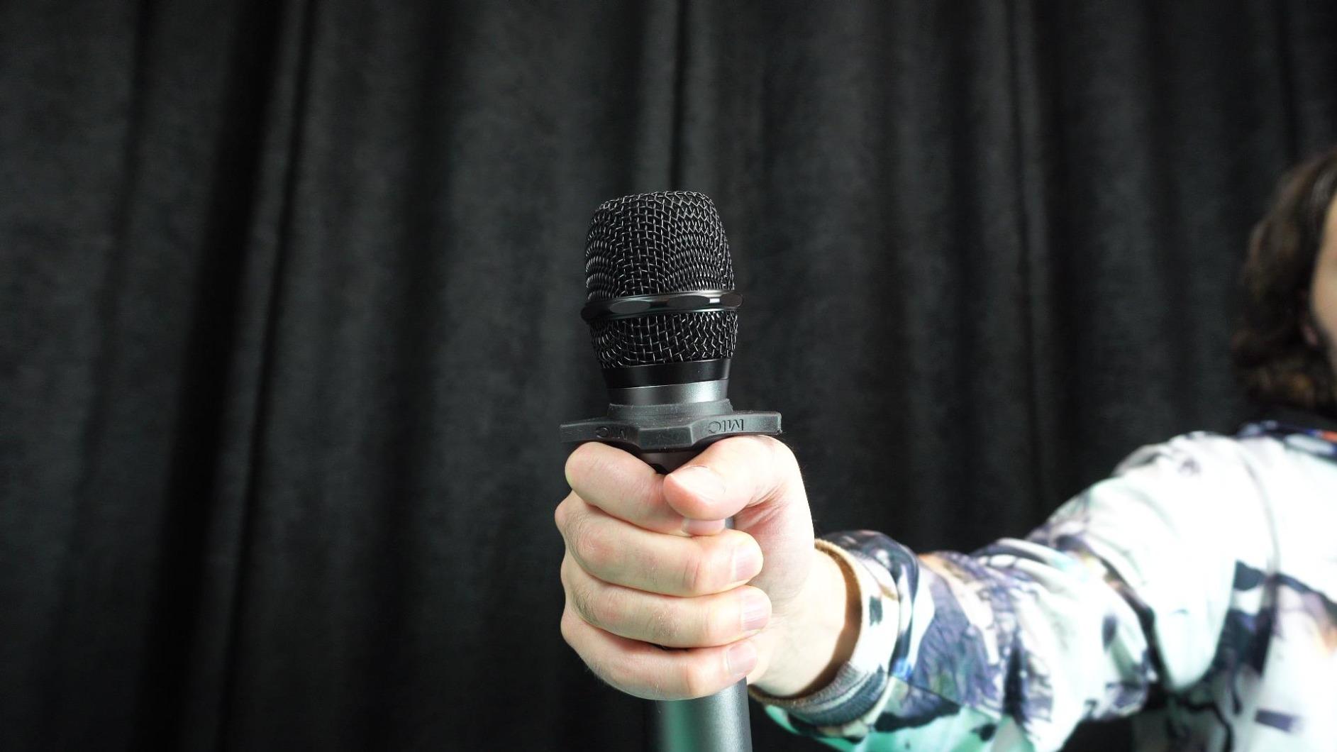 TONOR Wireless Microphones System, 2x15 Channel Metal Professional UHF Cordless Dynamic Handheld Mics with Receiver for Home Karaoke, Meeting, Party, Church, Wedding, KTV, 200ft, TW-820 Silver customer photo 1