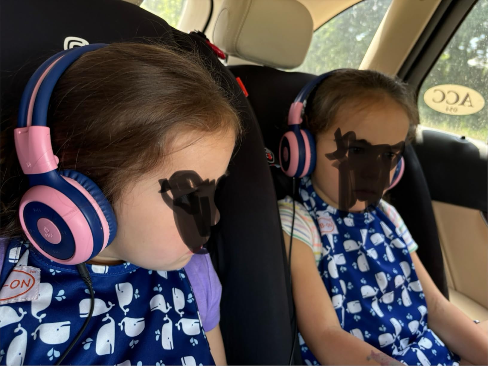 SIMOLIO Kids Bluetooth Headphones, 75/85/94dB Volume Limiter, Wireless Headsets with HD Mic for Toddler Boys Girls, Share Port, Travel Case, 3.5mm Cord, Kids Headphone for School Plane Car iPad Tablet customer photo 1