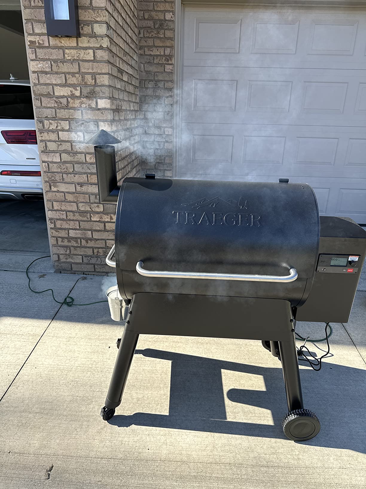 Traeger Grills Pro 780 Wood Pellet Smoker Grill, 6-in-1 BBQ Pellet Grill Combo, WiFi and App-Connected Electric Smoker, 780 Square Inches of Grilling Area customer photo 2