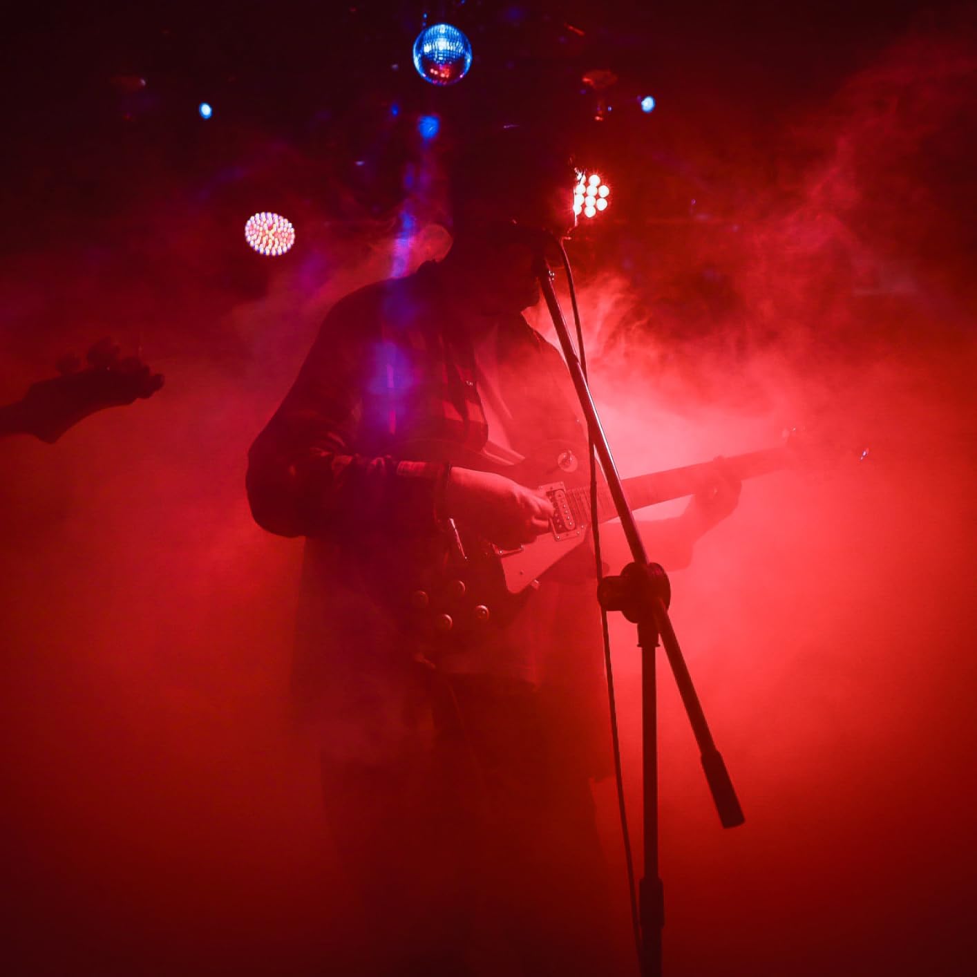 AGPTEK Fog Machine, Smoke Machine with 12 Colorful LED Lights Effect, 600W 4000CFM Fog customer photo 1