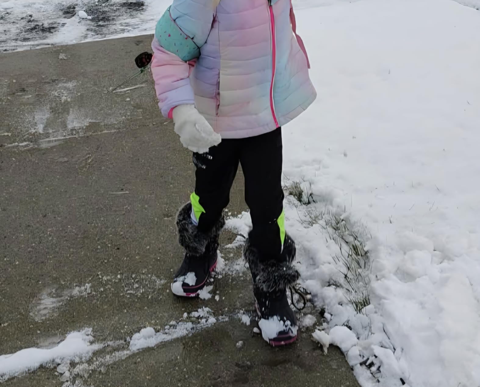 Boys Girls Snow Boots Water-Resistant Outdoor Warm Cozy Anti-Slip Mid Calf Faux Fur Lining Insulated Winter Shoes for Little/Big Kids customer photo 1