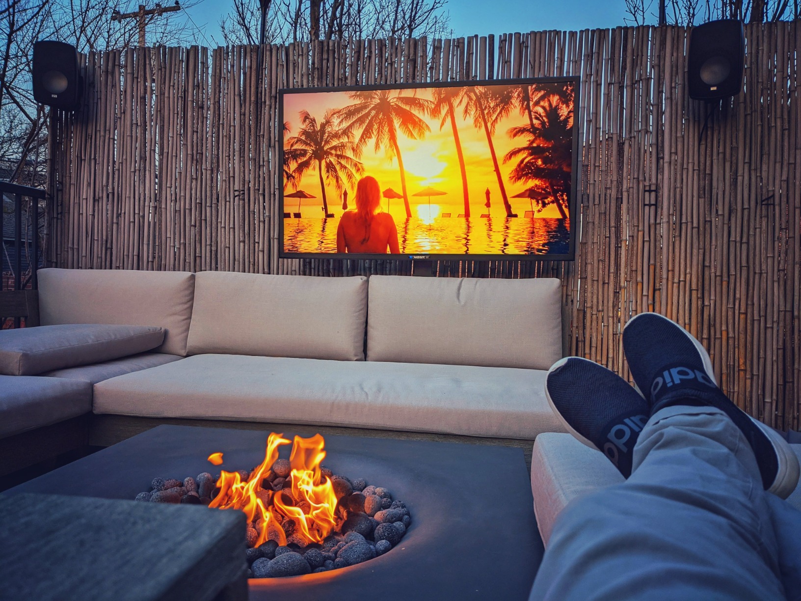 SunBrite 55-Inch Outdoor Television 4K with HDR - Signature 2 Series - for Partial Sun (SB-S2-55-4K-BL) customer photo 1