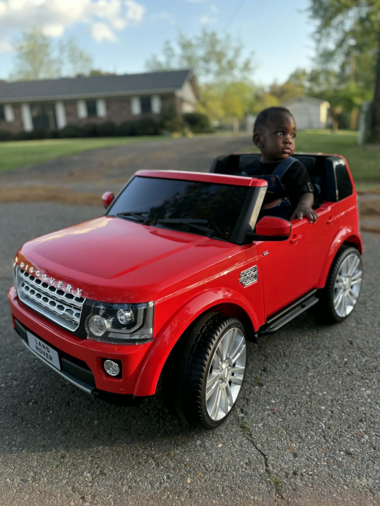 Best Choice Products 12V 3.7 MPH 2-Seater Licensed Land Rover Ride On Car Toy w/ Parent Remote Control, MP3 Player - Red customer photo 1