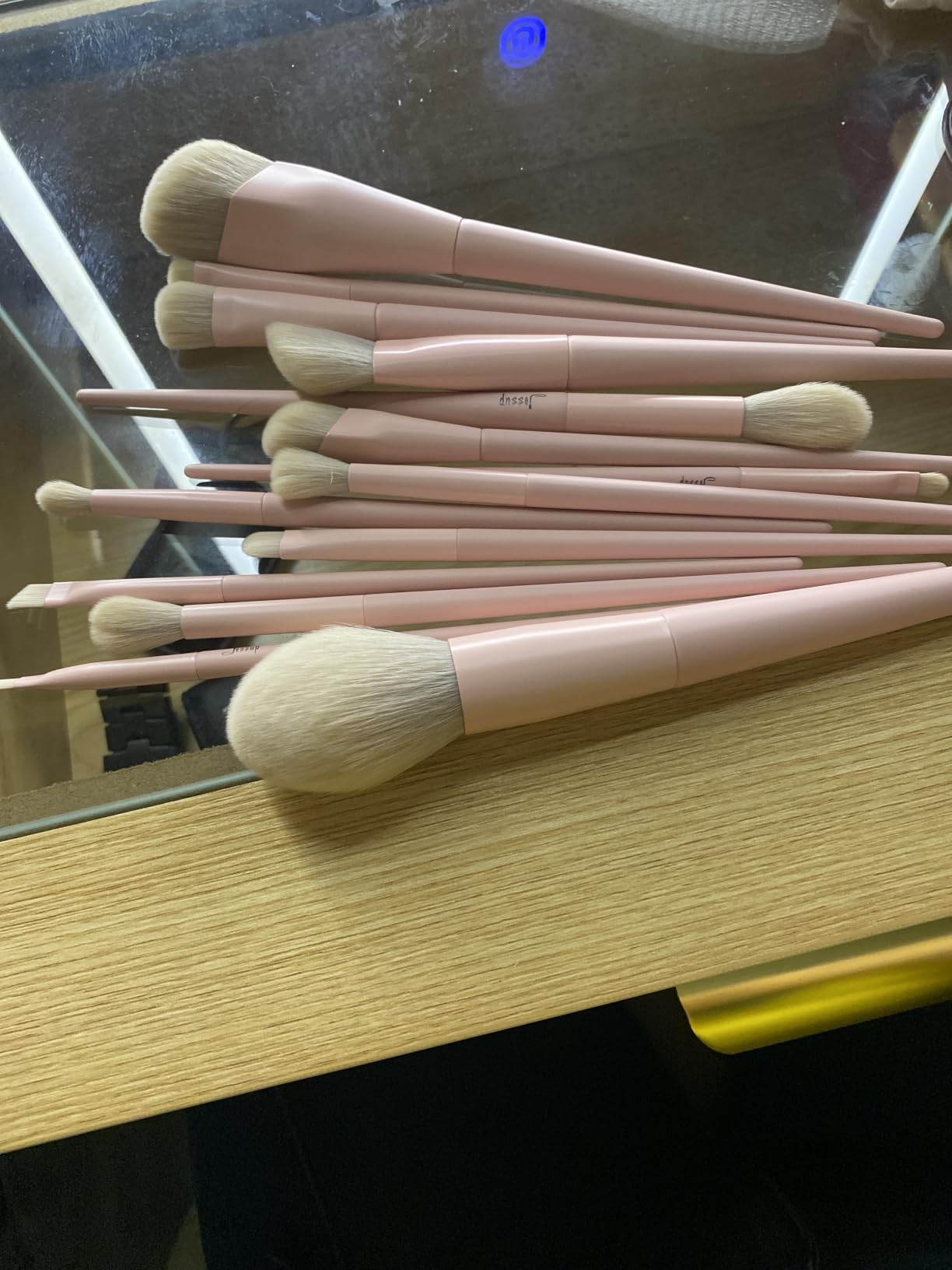 Jessup Makeup Brushes 14Pcs Makeup Brush Set Premium Synthetic Powder Foundation Contour Blush Concealer Eye Shadow Blending Liner Make Up Brush Kit Light Grey T329 customer photo 1