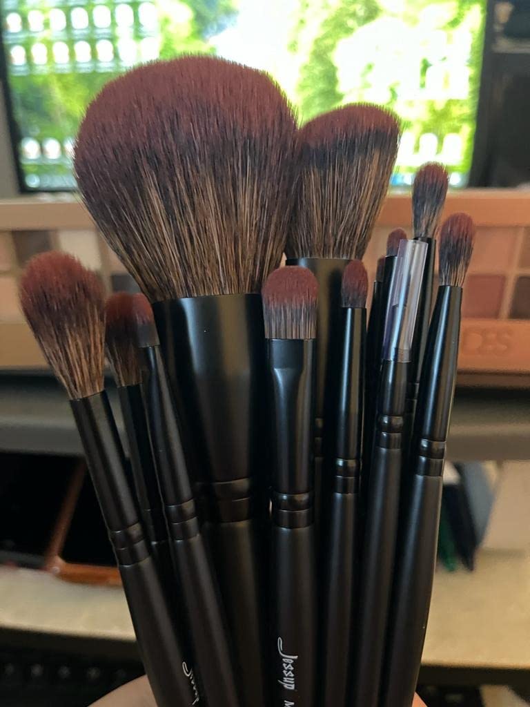 Jessup Makeup Brushes Set Premium Synthetic Powder Foundation Highlight Concealer Eyeshadow Blending Eyebrow Liner Spoolie Brush Set Black 21pcs T271 customer photo 2