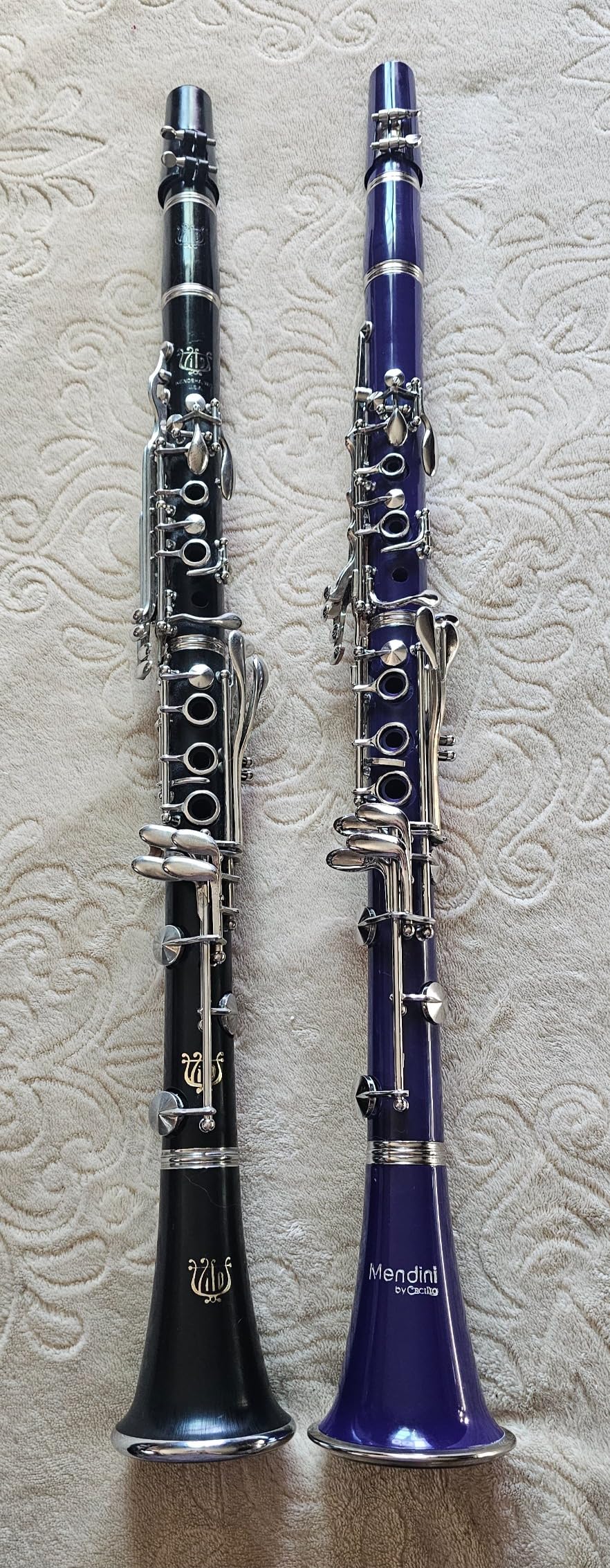 Mendini by Cecilio B Flat Clarinet for Beginner, Ebonite Bb Clarinet with 2 Replaceable Barrels, 10 Reeds, Stand, Pocketbook, Mouthpiece, Hard Case, Gloves (Black) customer photo 1