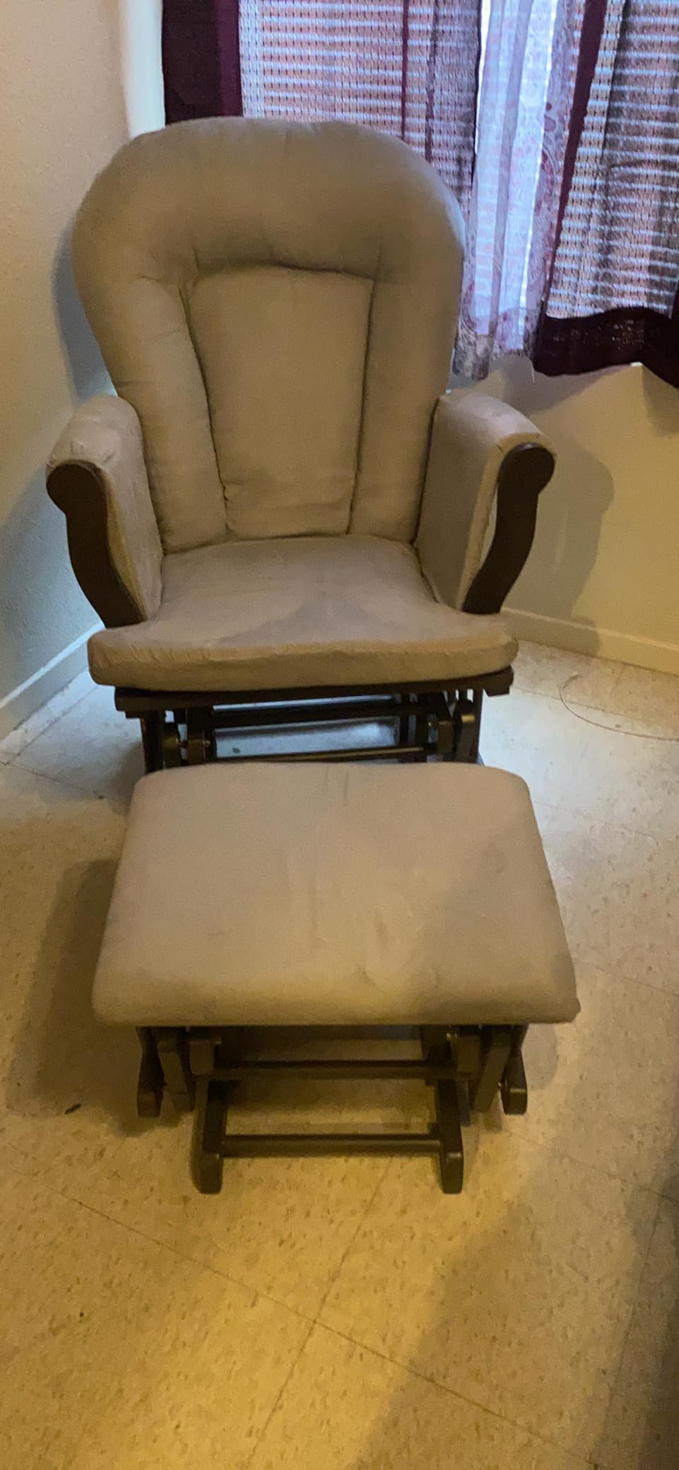 Child Craft Cozy Glider Rocker and Ottoman Set, Smooth Quiet Gliding Motion, Padded Cushion with Convenient Storage Pockets, Solid Wood Base & Frame (Dapper Gray with Light Gray Cushion) customer photo 2