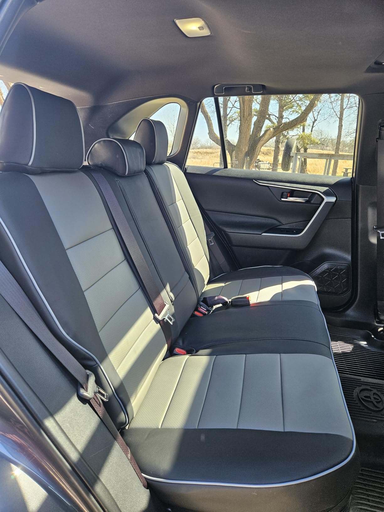 EKR Rav4 Seat Covers Custom Fit for Toyota Rav4 (Gasoline) 2019-2025 LE/XLE/XLE Premium/Limited, Leather Car Seat Cover Full Set for SUV, Faux Leather (Black) customer photo 2