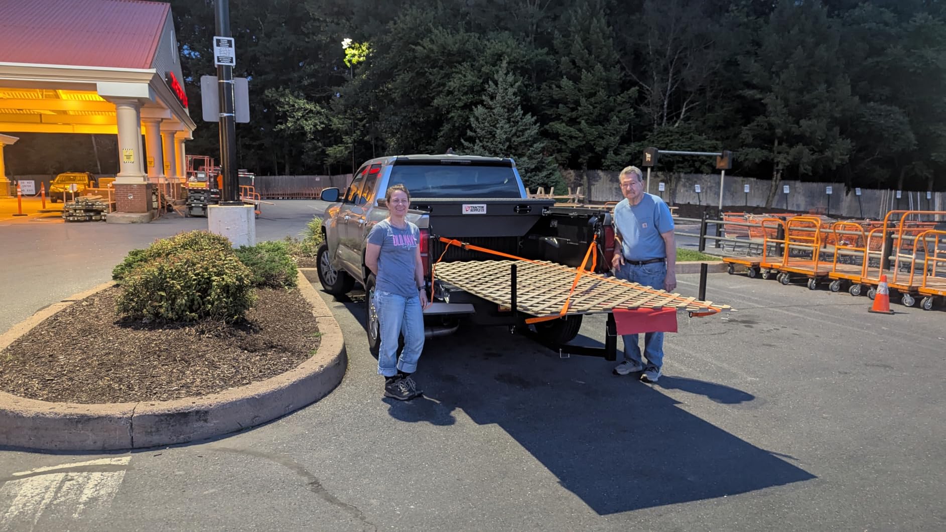 Mockins 750 Lbs Cap Truck Bed Extender Hitch Mount | 2-in-1 All-Weather Steel Canoe Rack & Kayak Trailer with Stabilizer & Straps | Versatile Truck Bed Hitch Extender for Ladders, Pipes, Lumber & More customer photo 1