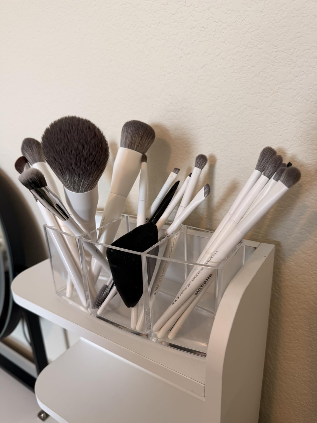 ISOCLEAN Makeup Brush Cleaner - Gentle Daily Use Solution, Reduces Product Buildup, Improves Application, Easy Clean Brush Cleaning Solution & Sponge Cleaner - Easy Pour with Dip Tray, 6 fl oz customer photo 1