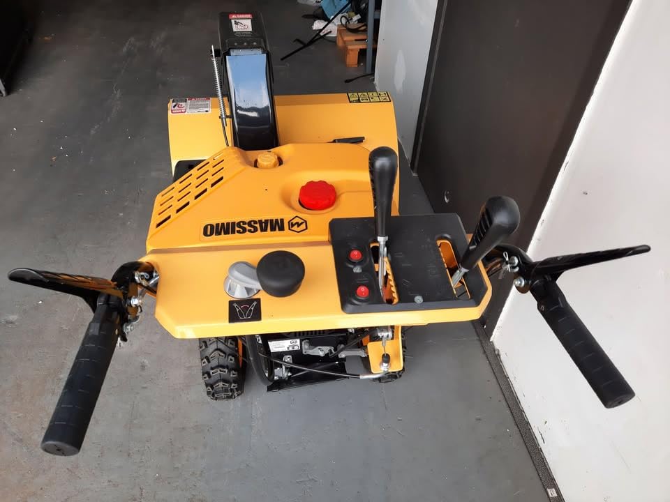 Massimo Snow Blower 30 Inch Clearing Width, Self-Propelled, 302cc 2-Stage Electric Start Gas Snow Blower with LED Light, 40 ft. Snow Throw Distance customer photo 3