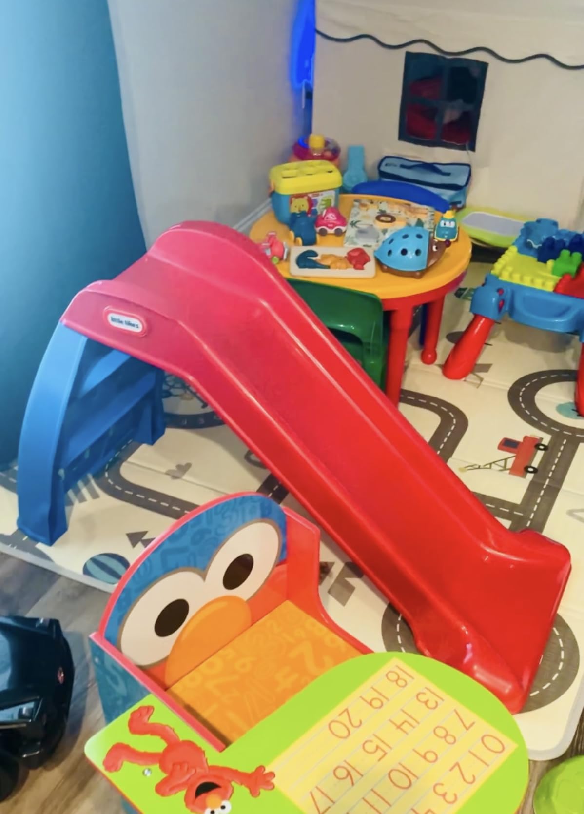 Little Tikes Light-Up First Slide for Kids Indoors/Outdoors, Red customer photo 1