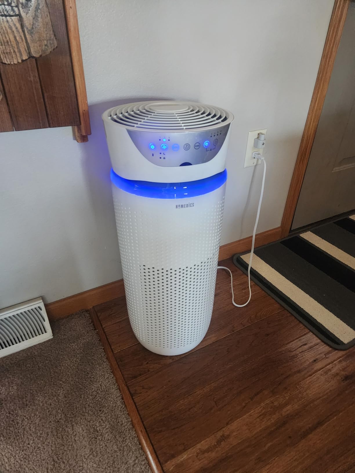 Homedics 5-in-1 UV-C Air Purifier - 360-Degree HEPA Filter for 1,593 Sq Ft, Extra Large Air Purifiers for Bedroom and Home, Essential Oil Pads, Built-In Timer, 5 Speed Settings for Large Rooms, White customer photo 2