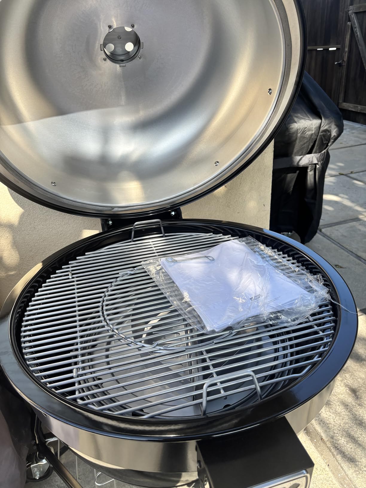 Weber Summit Kamado E6 Charcoal Grill, Black - Dual-Walled Insulated Steel Kamado with 24-inch Cooking Area, Porcelain-Enameled Kettle and One-Touch Cleaning System customer photo 2