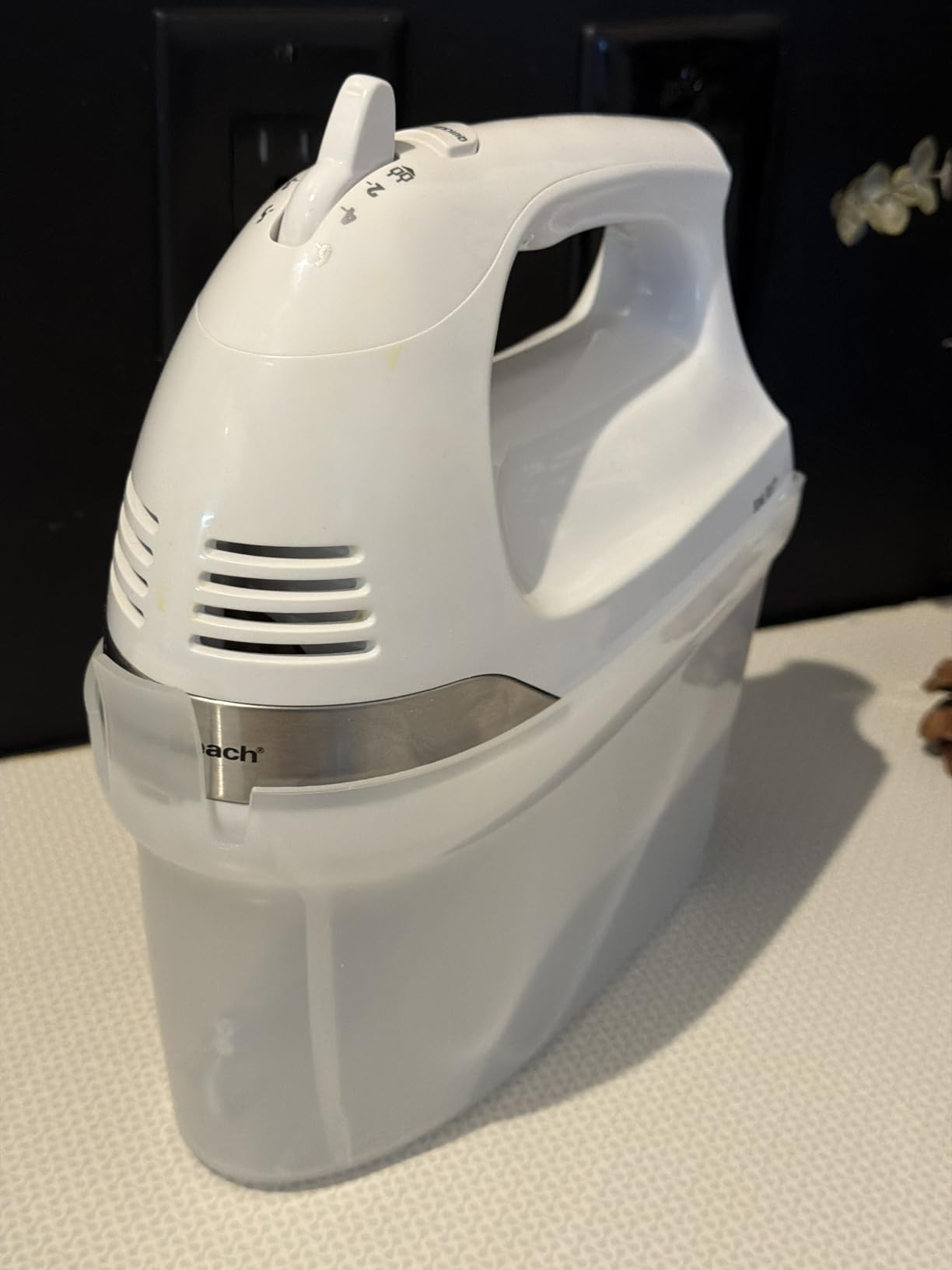 Hamilton Beach 6-Speed Electric Hand Mixer with Whisk, Dough Hooks and Easy Clean Beaters, 275 Watt Motor, Snap-On Storage Case, White customer photo 1